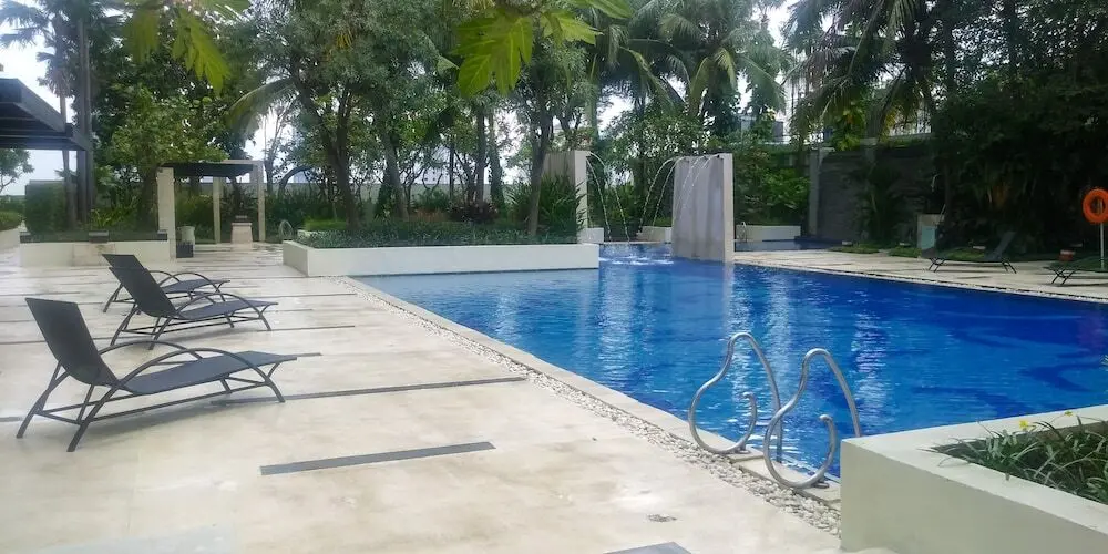 Сурабая: Spacious 2Br At The Via And The Vue Apartment Surabaya
