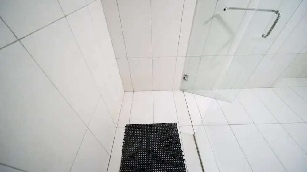 Сурабая: Spacious 2Br At The Via And The Vue Apartment Surabaya