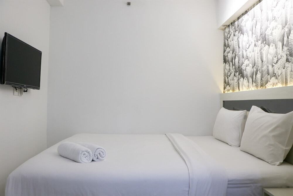 Джакарта: Warm And Minimalist 2Br Green Bay Pluit Apartment
