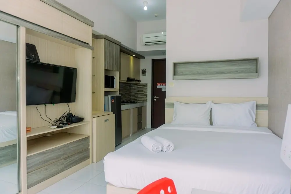 Южный Тангеранг: Comfy Studio At 5Th Floor Casa De Parco Apartment