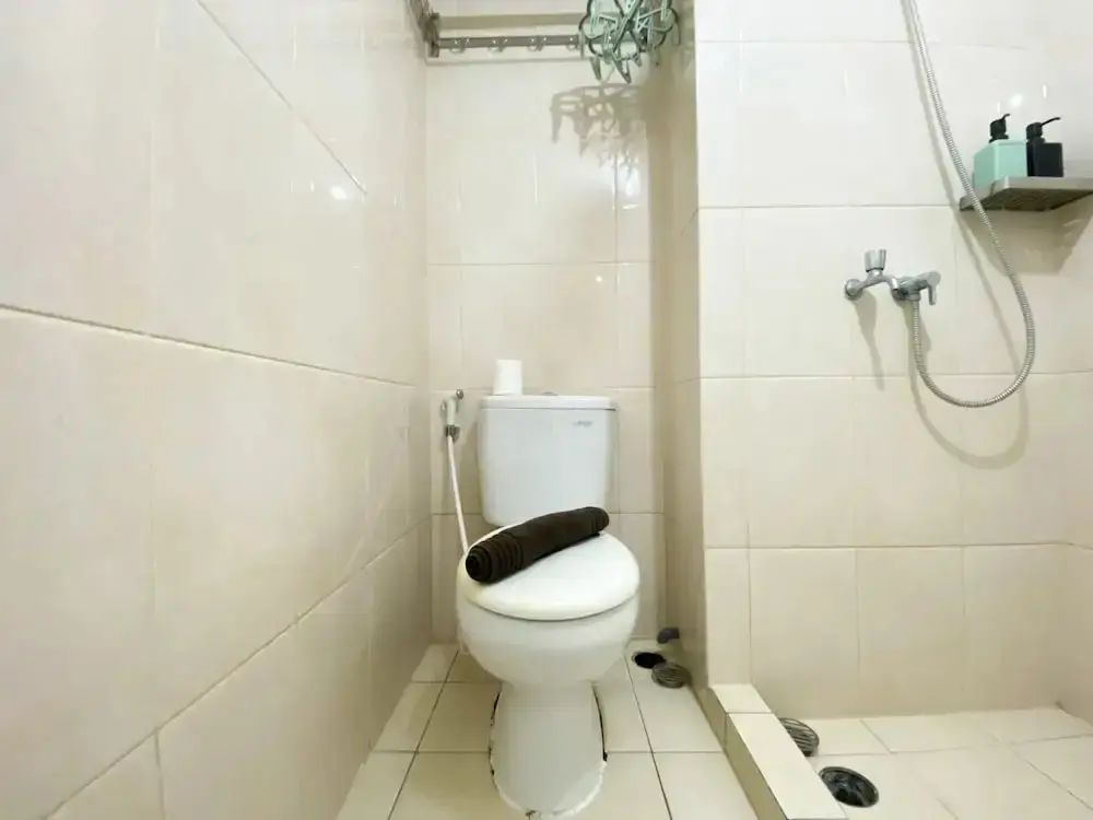 Бекаси: Pleasant And Tidy Studio Apartment Springlake Summarecon Bekasi