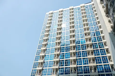 Strategic And Well Designed Studio Apartment At Capitol Park Residence — фото 1