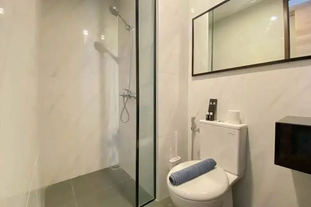 Джакарта: Elegant And Homey Studio Ciputra World 2 Apartment