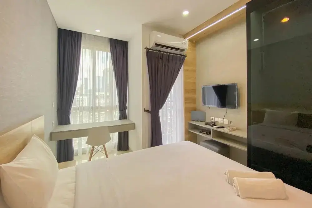 Джакарта: Elegant And Homey Studio Ciputra World 2 Apartment