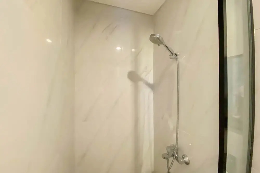 Джакарта: Elegant And Homey Studio Ciputra World 2 Apartment