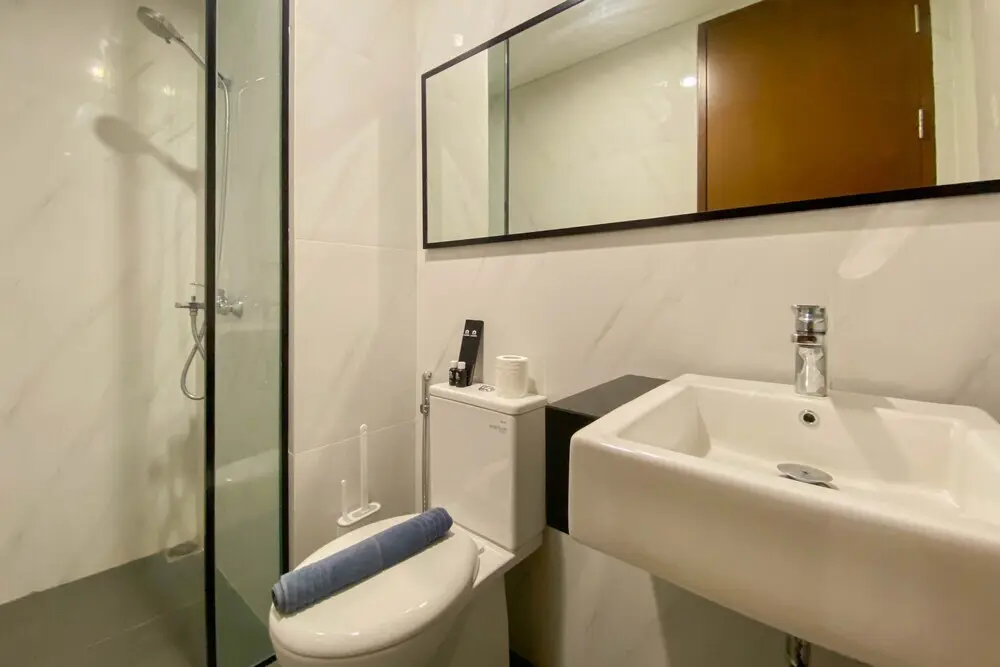 Джакарта: Elegant And Homey Studio Ciputra World 2 Apartment