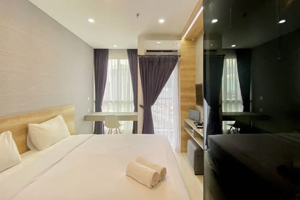 Джакарта: Elegant And Homey Studio Ciputra World 2 Apartment
