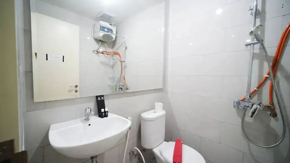 Сурабая: Best Choice 2Br Connected To Mall At Benson Supermall Mansion Apartment