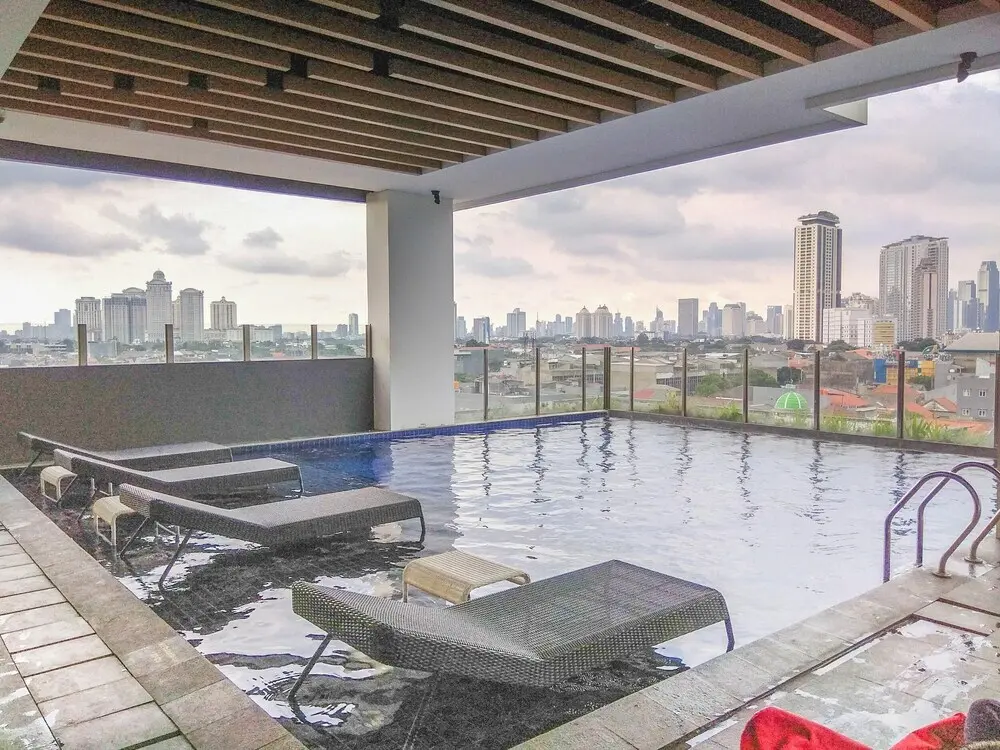 Джакарта: Comfort Studio Room At Kebayoran Icon Apartment