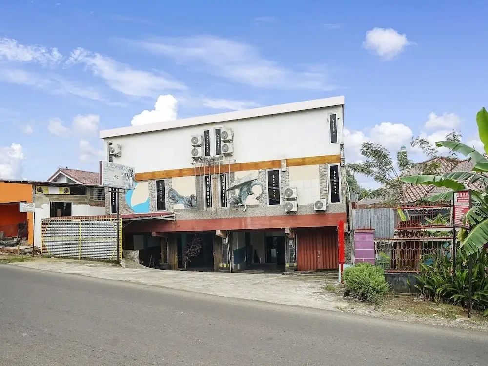 OYO 90161 Hotel Lendosis Pipa Reja Angkatan 66 — фото 1