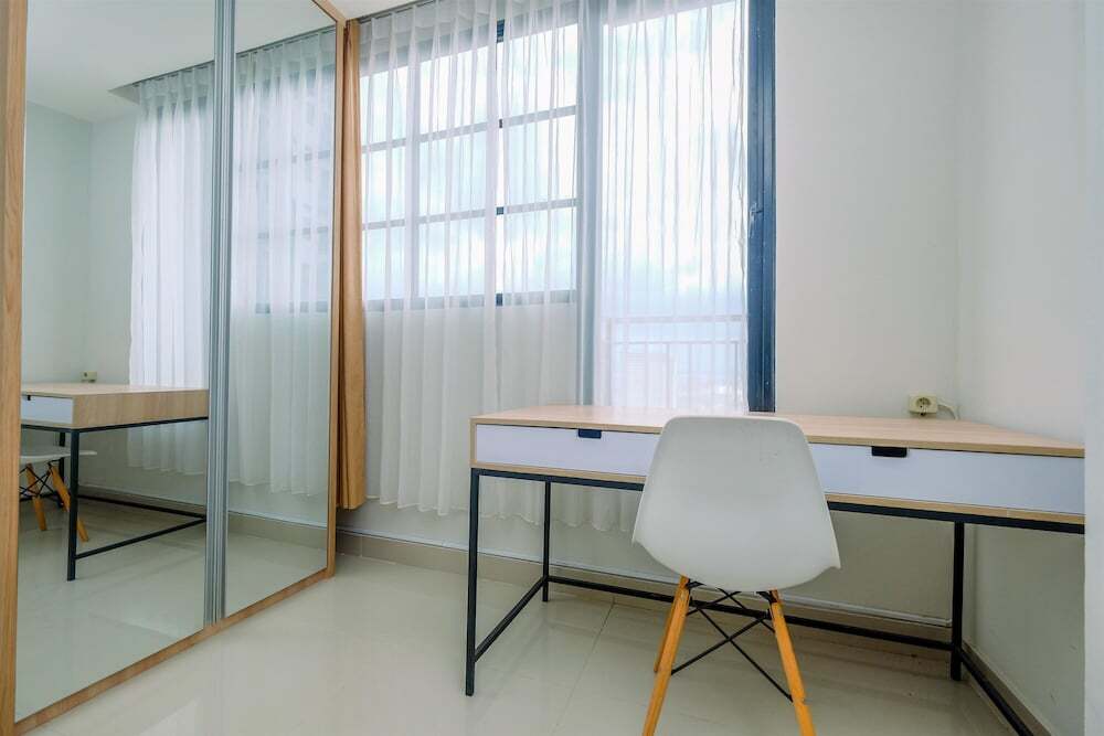 Депок: Minimalist Studio Room At Evenciio Margonda Apartment