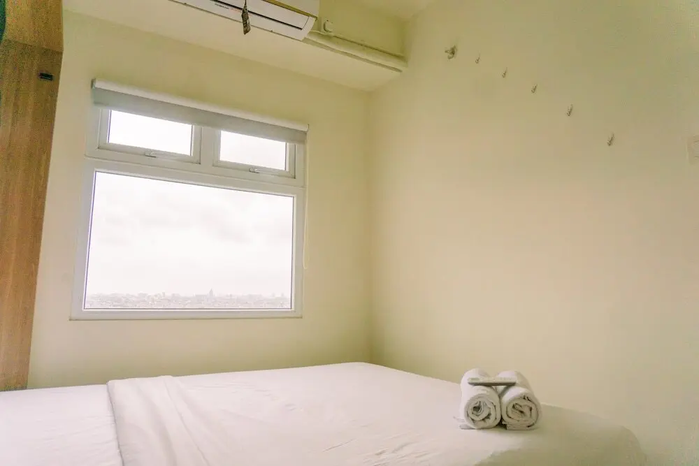 Джакарта: Minimalist And Best Deal 2Br Green Pramuka City Apartment
