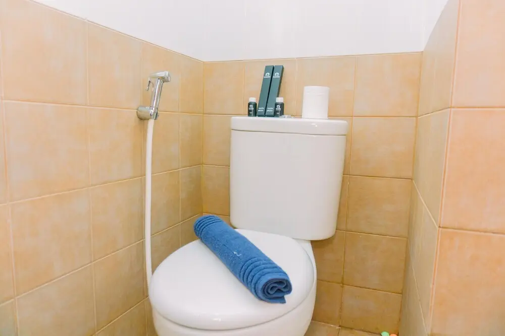 Джакарта: Minimalist And Best Deal 2Br Green Pramuka City Apartment