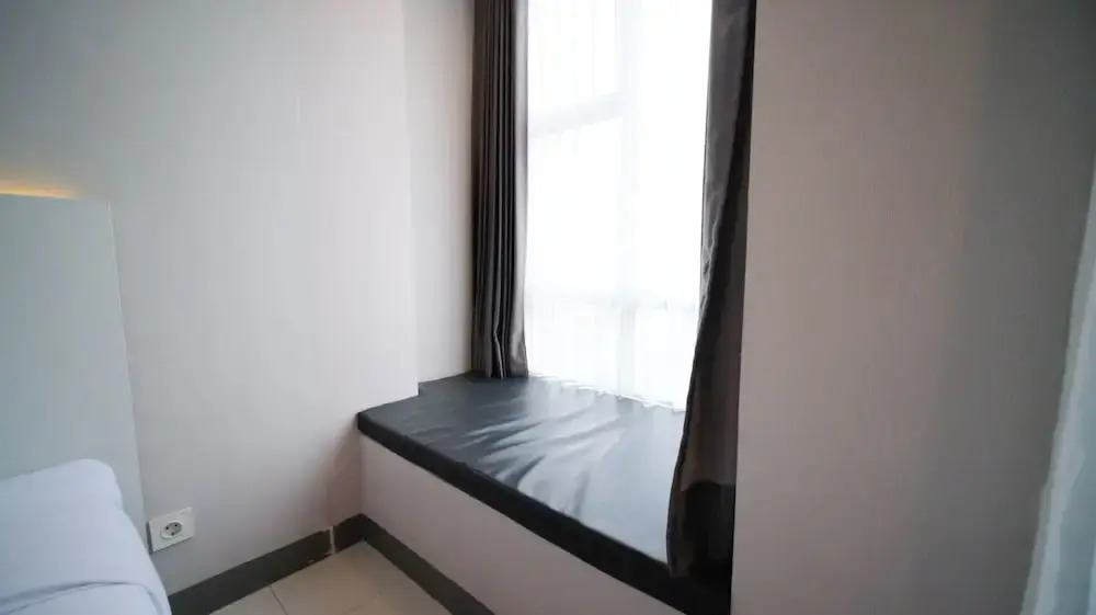 Сурабая: Nice And Comfy Studio At Supermall Mansion Apartment