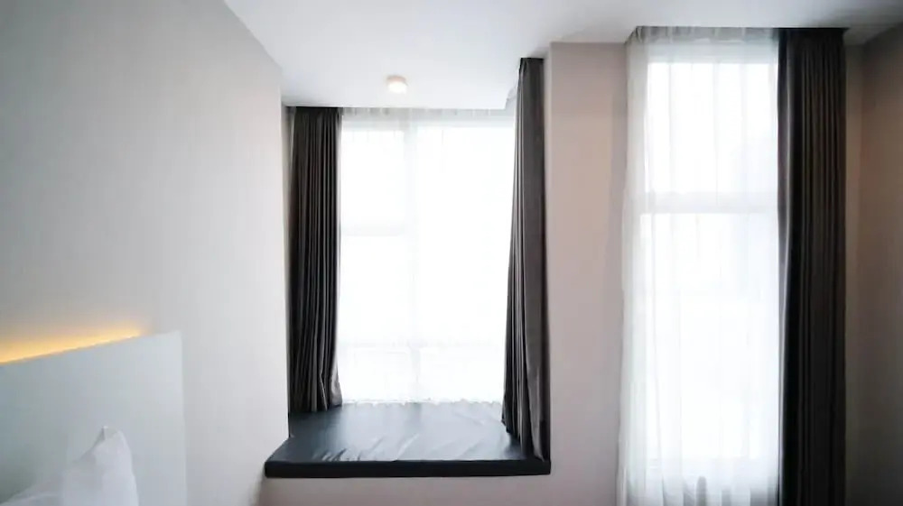 Сурабая: Nice And Comfy Studio At Supermall Mansion Apartment