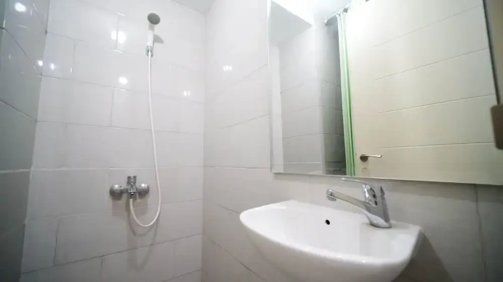 Сурабая: Nice And Comfy Studio At Supermall Mansion Apartment