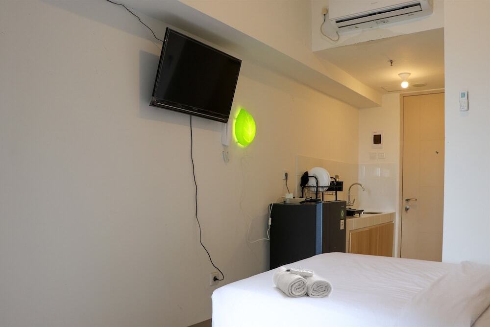 Южный Тангеранг: Comfy And Simply Studio Tokyo Riverside Pik 2 Apartment