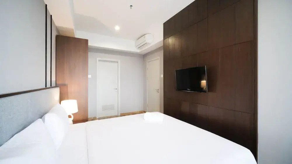 Сурабая: Tidy And Spacious 2Br At Grand Sungkono Lagoon Apartment