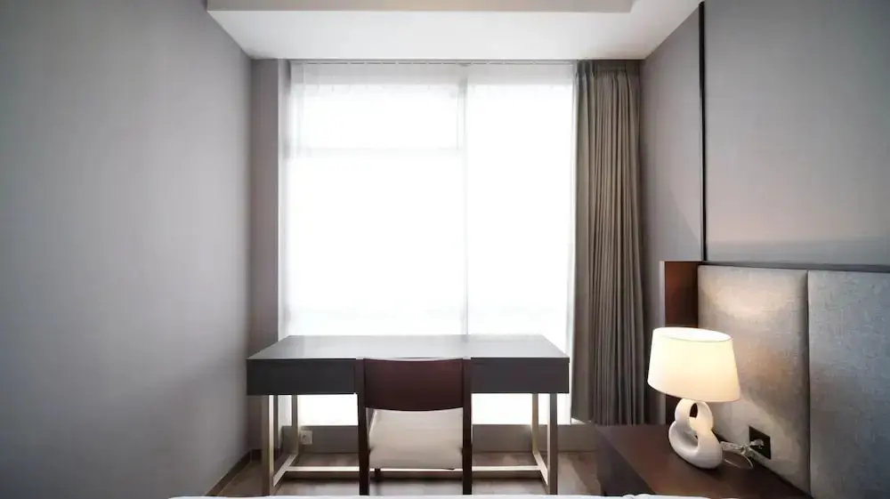 Сурабая: Tidy And Spacious 2Br At Grand Sungkono Lagoon Apartment