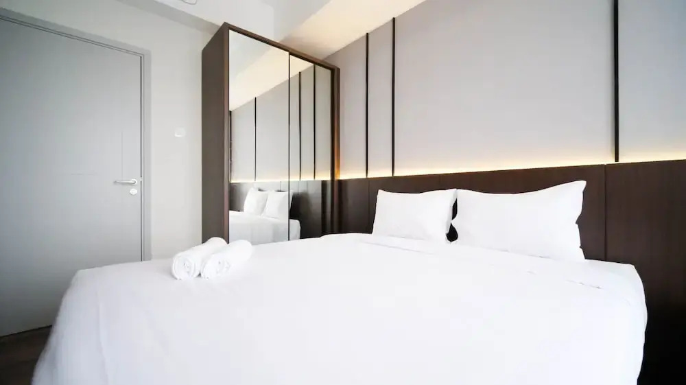 Сурабая: Tidy And Spacious 2Br At Grand Sungkono Lagoon Apartment