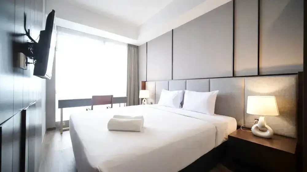Сурабая: Tidy And Spacious 2Br At Grand Sungkono Lagoon Apartment