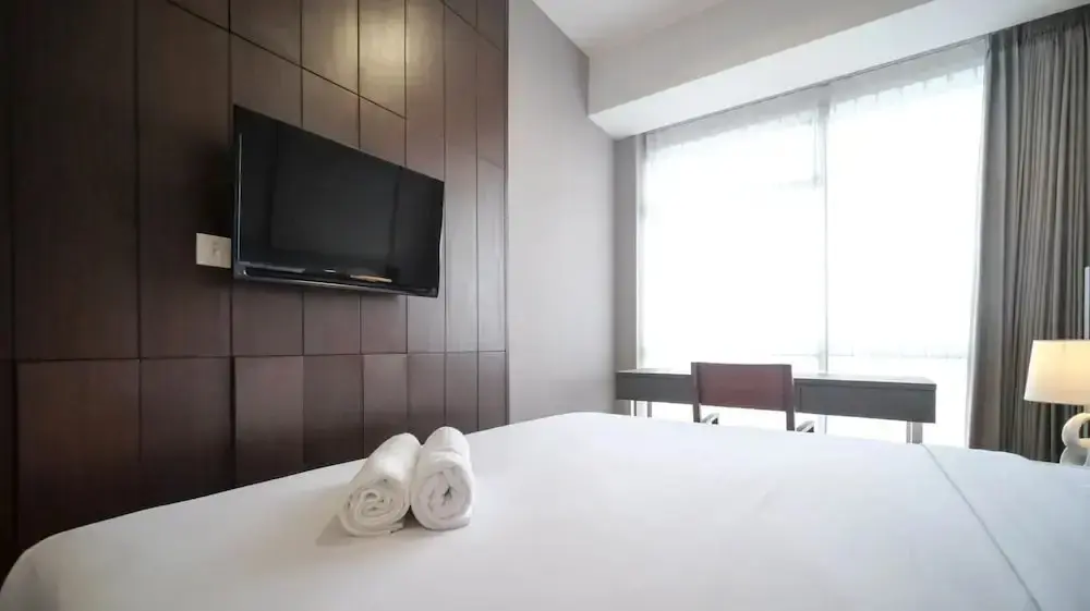 Сурабая: Tidy And Spacious 2Br At Grand Sungkono Lagoon Apartment