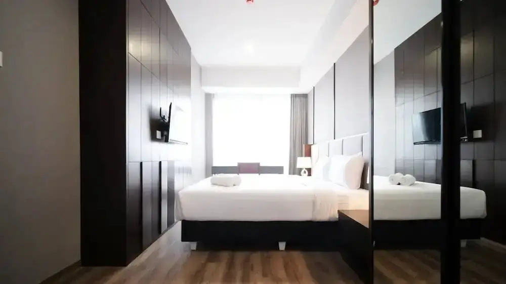 Сурабая: Tidy And Spacious 2Br At Grand Sungkono Lagoon Apartment