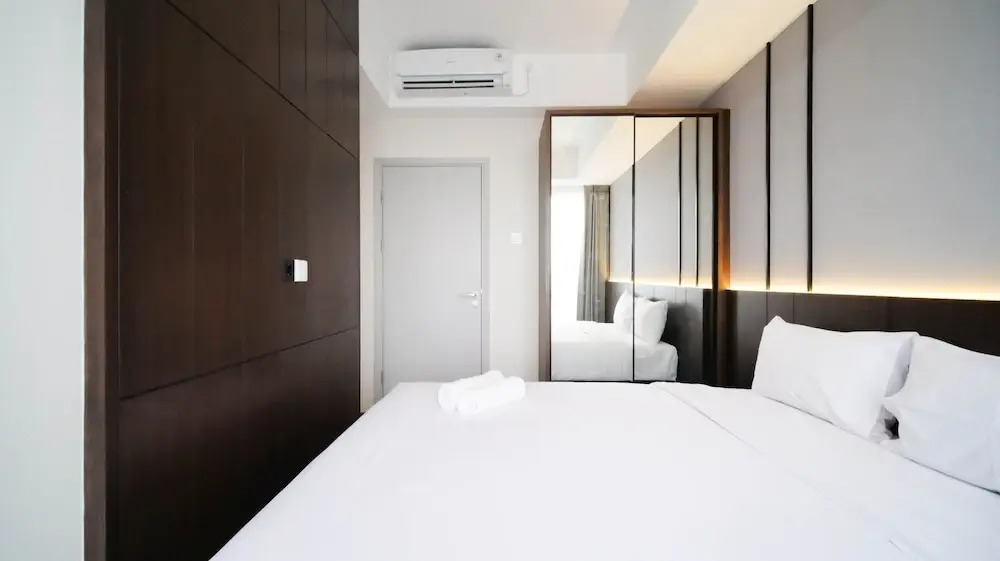 Сурабая: Tidy And Spacious 2Br At Grand Sungkono Lagoon Apartment