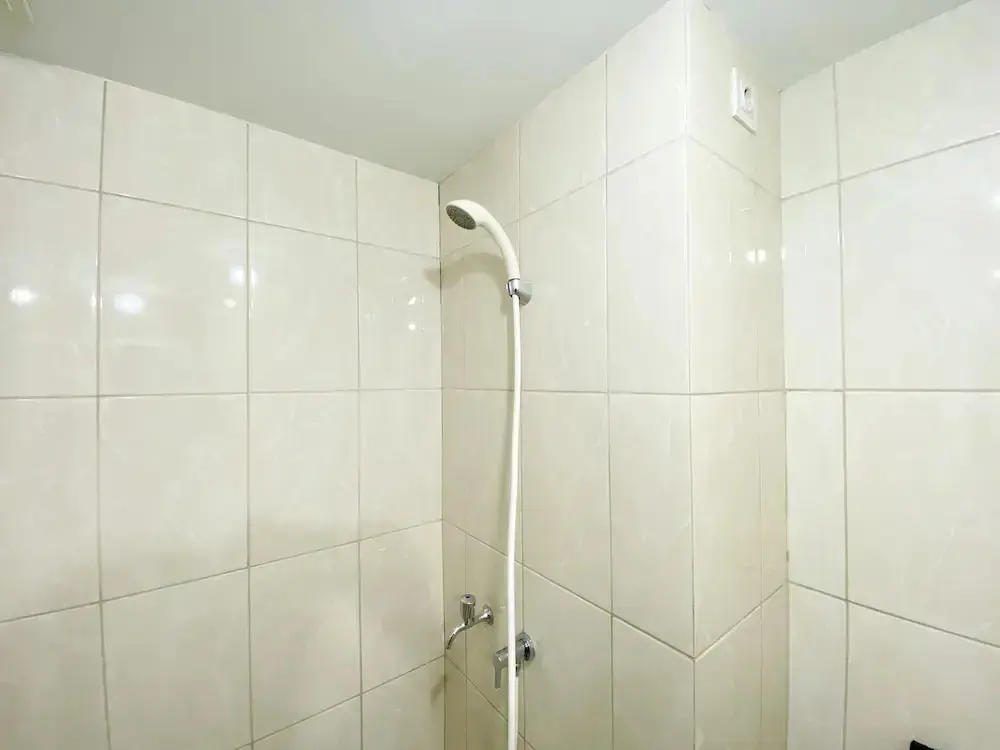 Бекаси: Cozy Stay Studio Room At Springlake Summarecon Bekasi Apartment