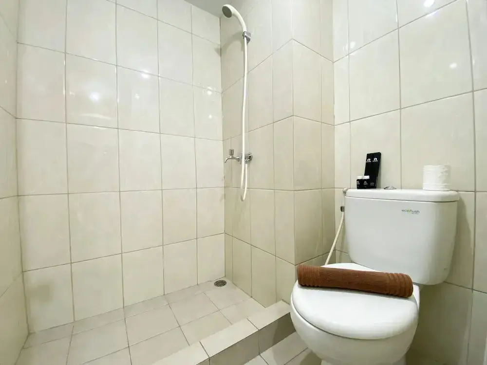 Бекаси: Cozy Stay Studio Room At Springlake Summarecon Bekasi Apartment