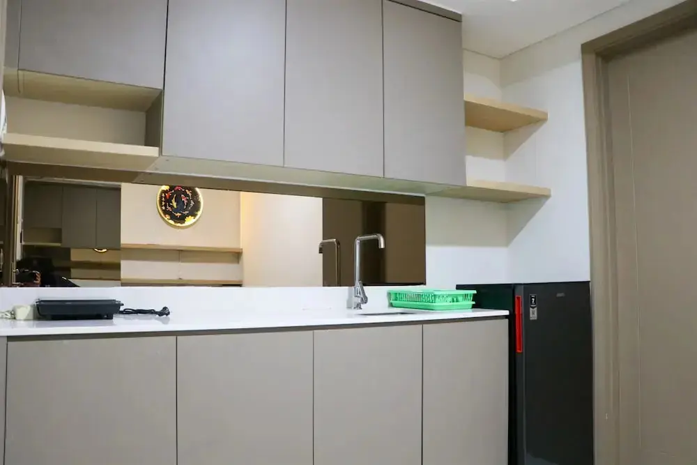 Джакарта: Elegant And Warm 1Br At Gold Coast Apartment