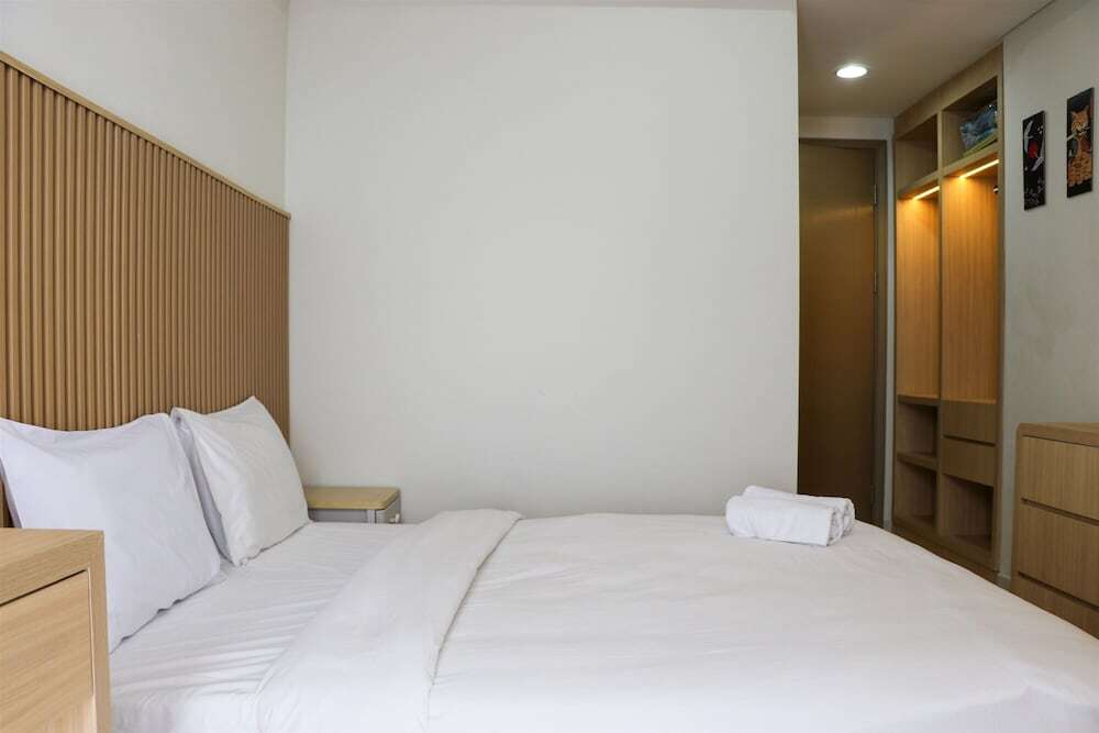Джакарта: Elegant And Warm 1Br At Gold Coast Apartment