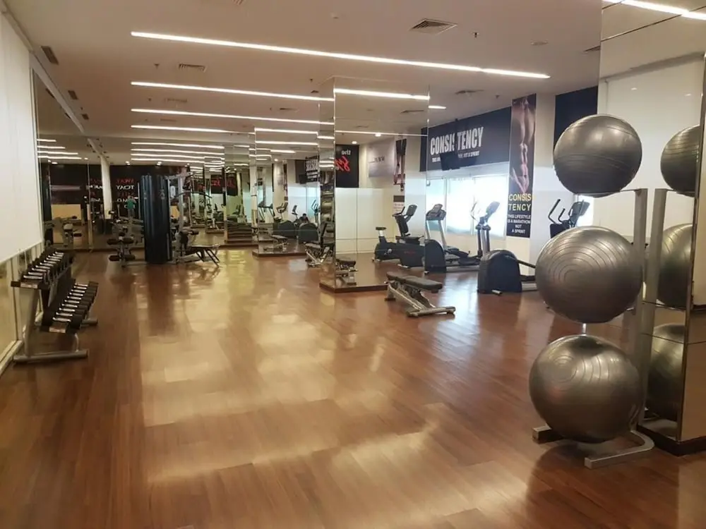 Сурабая: Enchanting Studio Connected To Mall At Tanglin Supermall Mansion Apartment