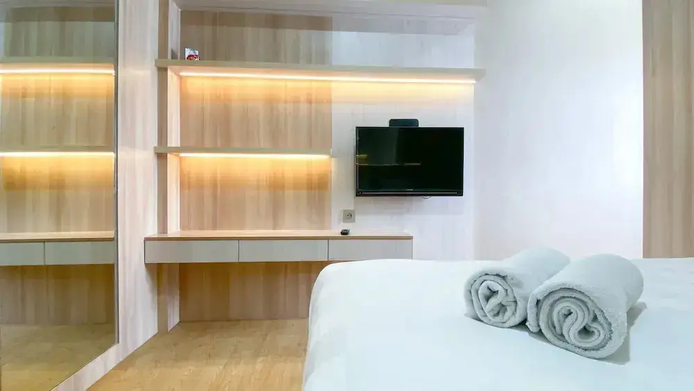 Депок: Comfort And Cozy Living 2Br Apartment At Transpark Cibubur
