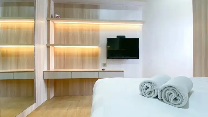 Депок: Comfort And Cozy Living 2Br Apartment At Transpark Cibubur
