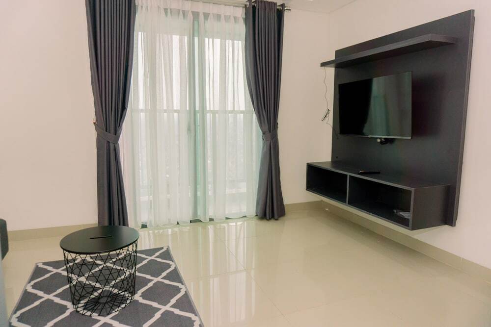 Южный Тангеранг: Nice And Modern 2Br At Bintaro Embarcadero Apartment