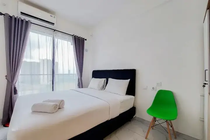 Legok: Strategic And Elegant Studio Apartment At Sky House Bsd