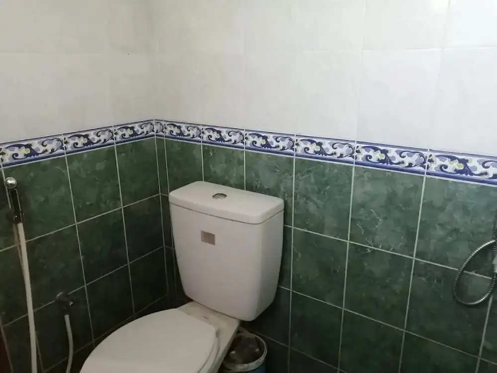Банджармасин: SPOT ON 92458 Azeela Kost Syariah
