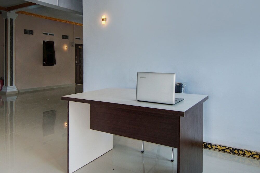 Пеканбару: OYO 92456 Putri Homestay Syariah Near SPBU 14.282.694 (Air Hitam)