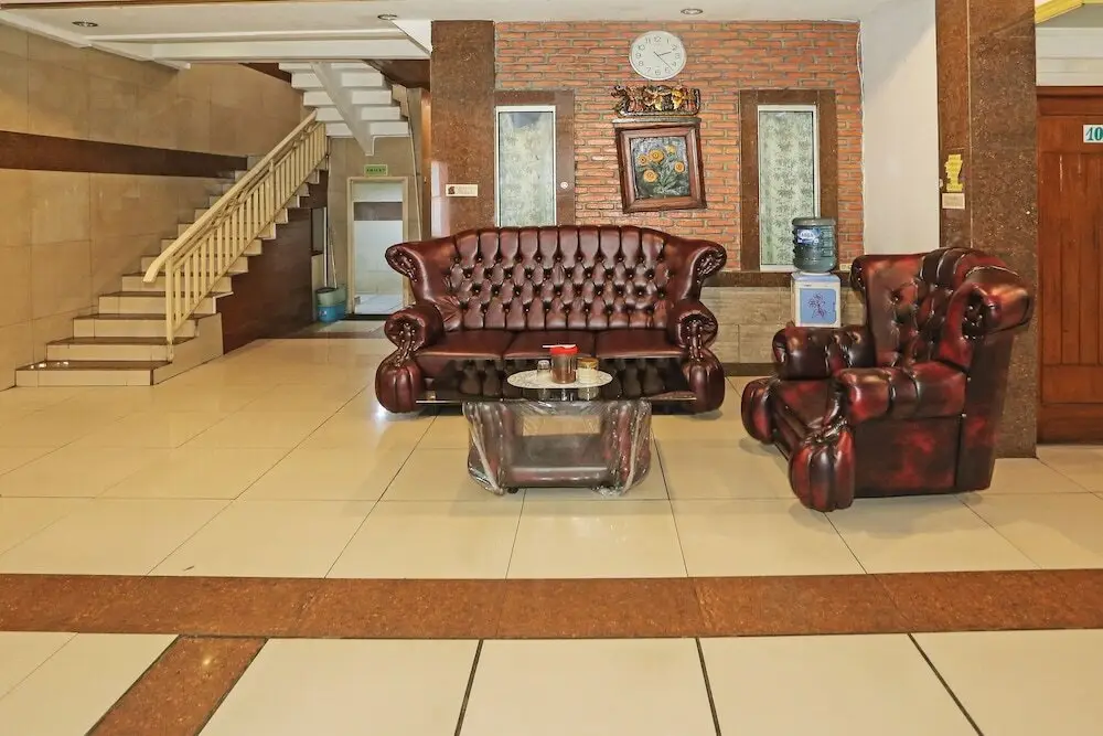 Тангеранг: OYO 92470 Hotel Sahabat 2