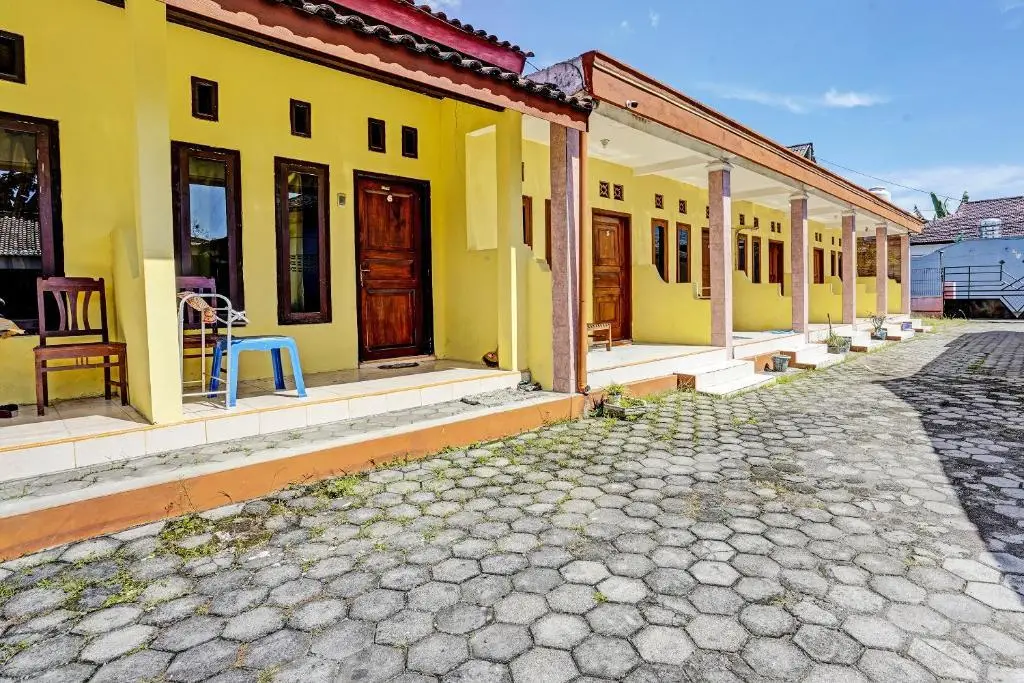 Баньюванги: SPOT ON 92372 Rinda Homestay Syariah & Resto