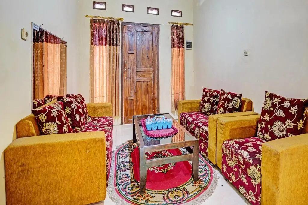 Баньюванги: SPOT ON 92372 Rinda Homestay Syariah & Resto