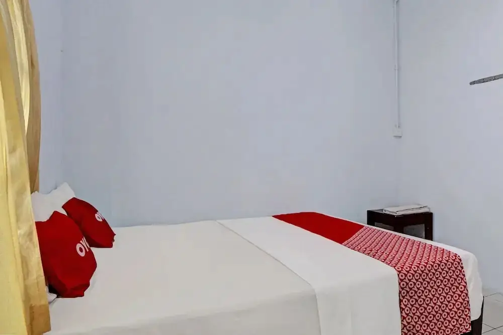 Медан: OYO 92429 Vania Guest HouseNearRSUP H Adam Malik