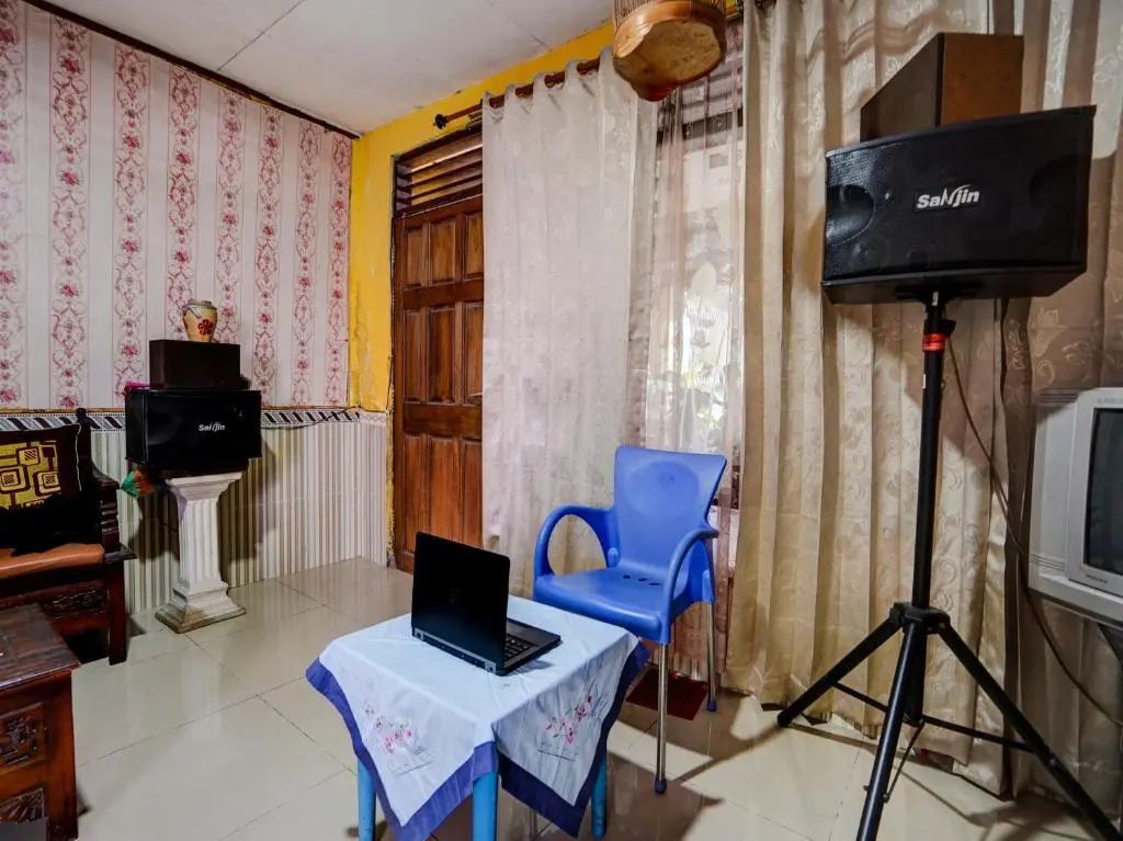 Сурабая: SPOT ON 92461 Aini Syariah Homestay