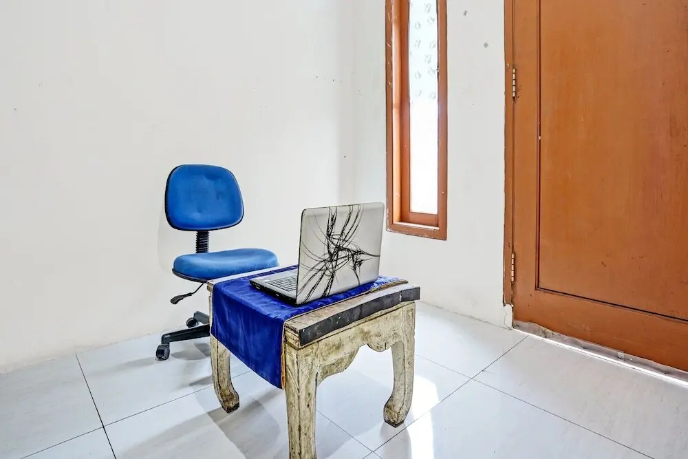 Сурабая: OYO 92078 Tarlo Guest House 4