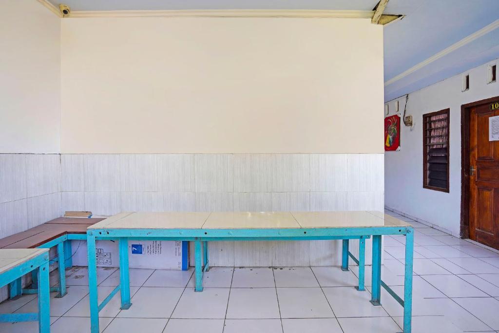 Сурабая: OYO Life 91670 Mannsur Homestay Syariah