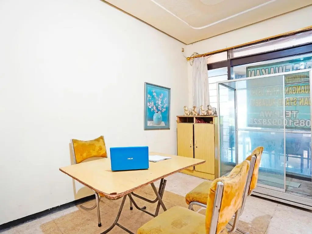 Сурабая: OYO 91558 Y 5417 Homestay Syariah