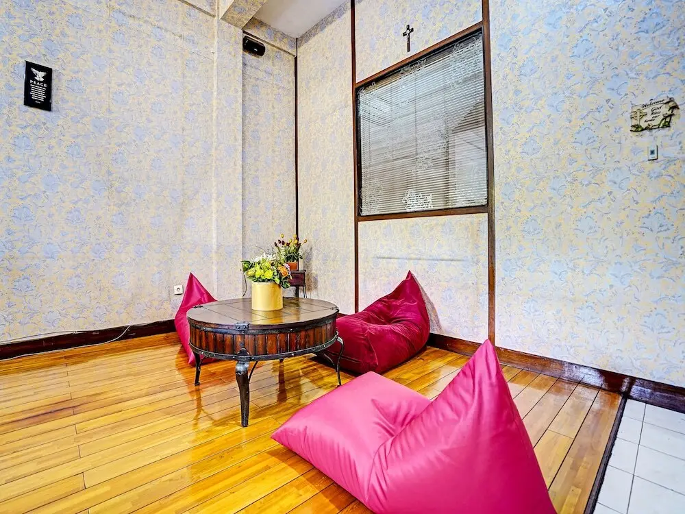 Сурабая: OYO 91846 Ms Rini Homestay Syariah