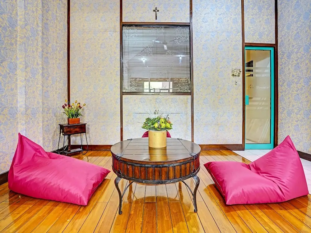 Сурабая: OYO 91846 Ms Rini Homestay Syariah