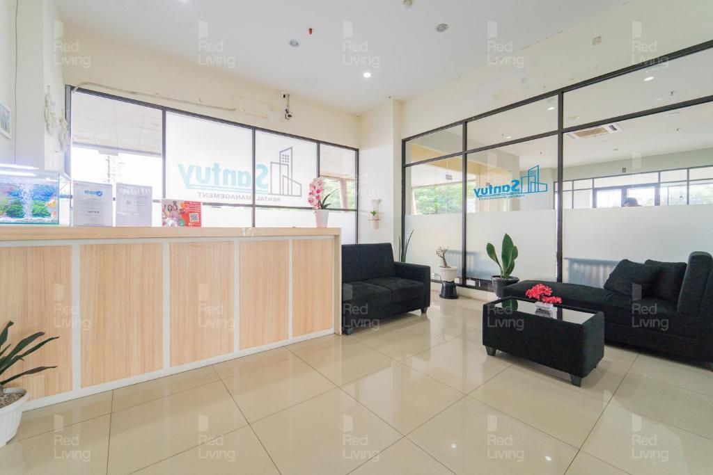 Бандунг: RedLiving Apartemen Tamansari Panoramic - Santuy Agency Lobby P1 9